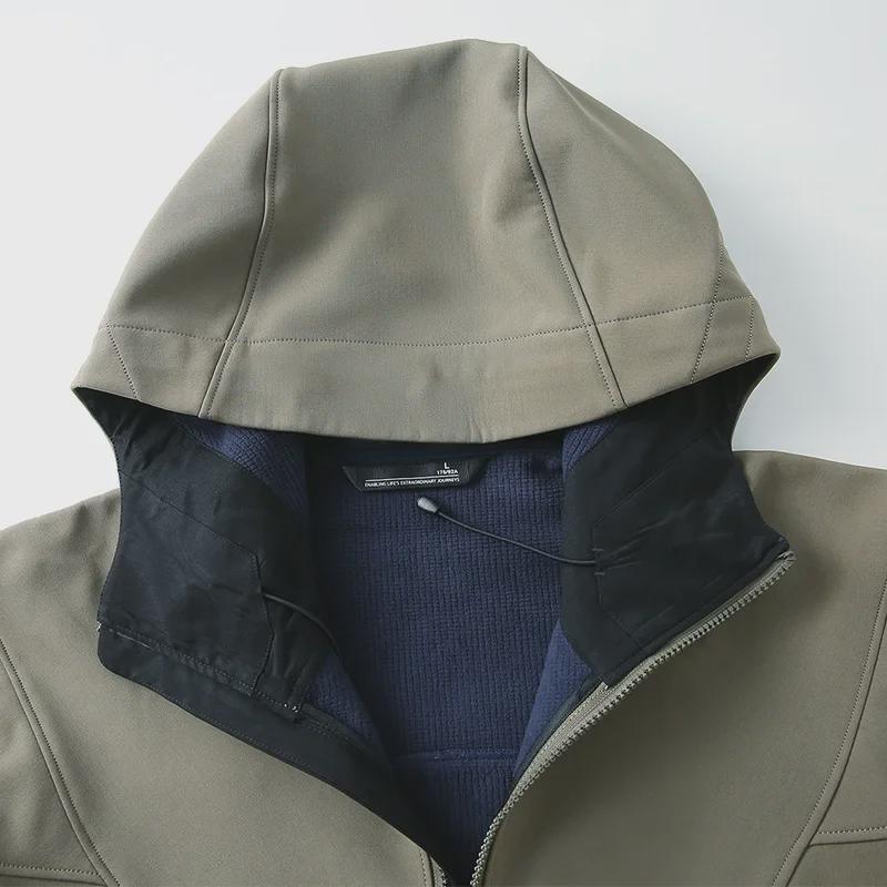 Large Men's Soft Shell Windproof Outdoor Jacket with Detachable Lining