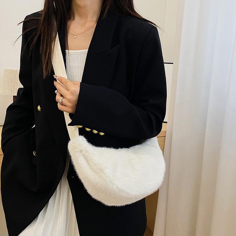 Yogodlns Women Crossbody Plush Bag Autumn Winter Hairy Hobo Bag Casual Versatile Shoulder Bag Fashion Lightweight Underarm Bag