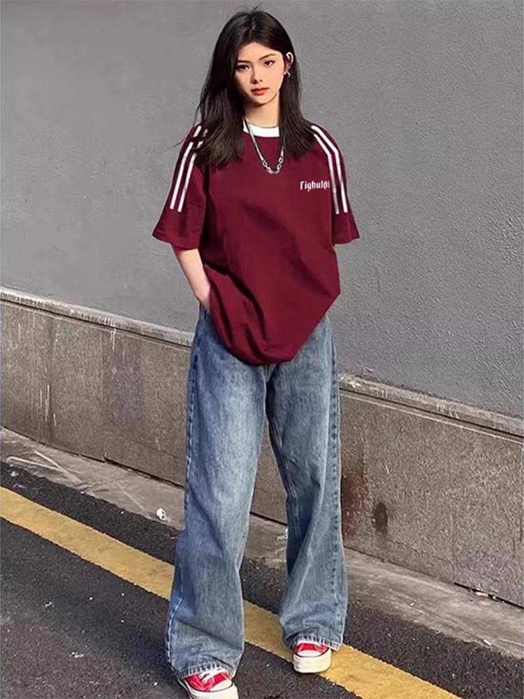 Plus Size Burgundy American Retro Short Sleeve Women's T-shirt with Chic Hong Kong Style Stripes