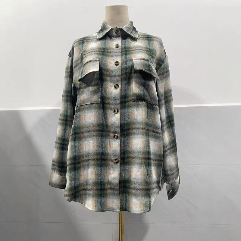 2026 Women's Autumn-Winter Loose Plaid Pocket Shirt: Casual European & American Style