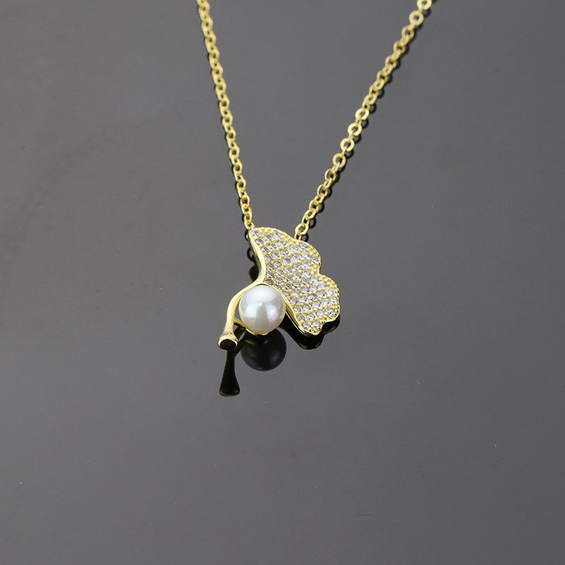 

Ginkgo Leaf Pearl Clavicle Chain: S925 Sterling Silver Necklace for Women S925 Silver