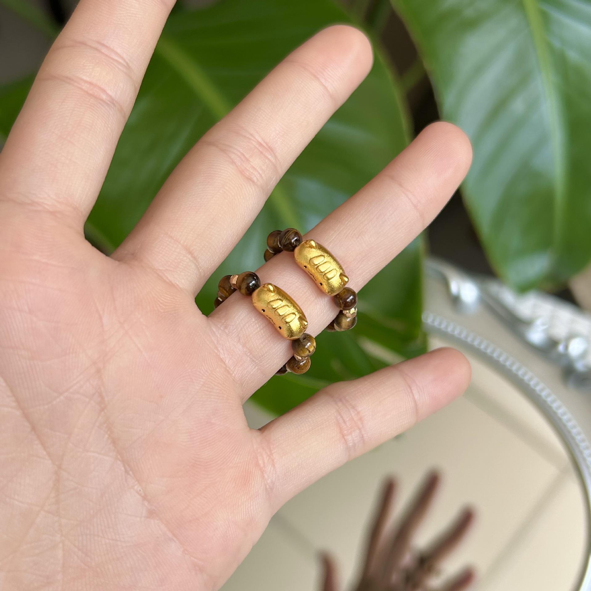 

Изысканный ретро браслет из бисера в французском стиле с кошкой-багетом: Высокая мода, Универсальный дизайн