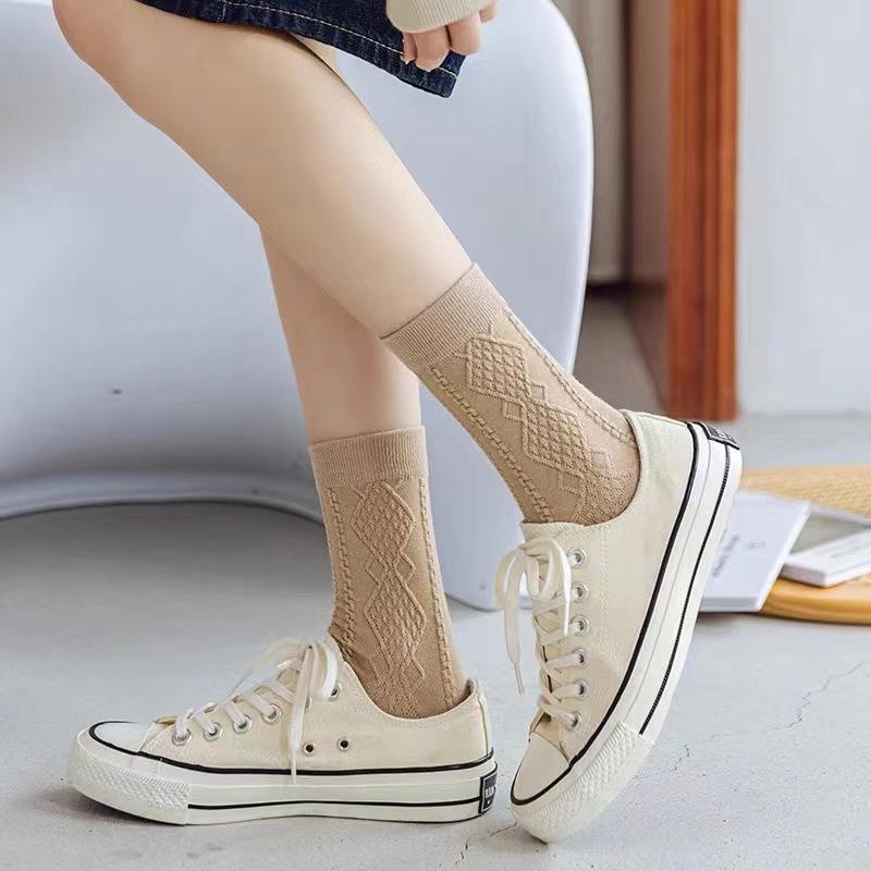 Trendy 3D Embossed Women's Slouch Socks - Fashionable Japanese Korean Style