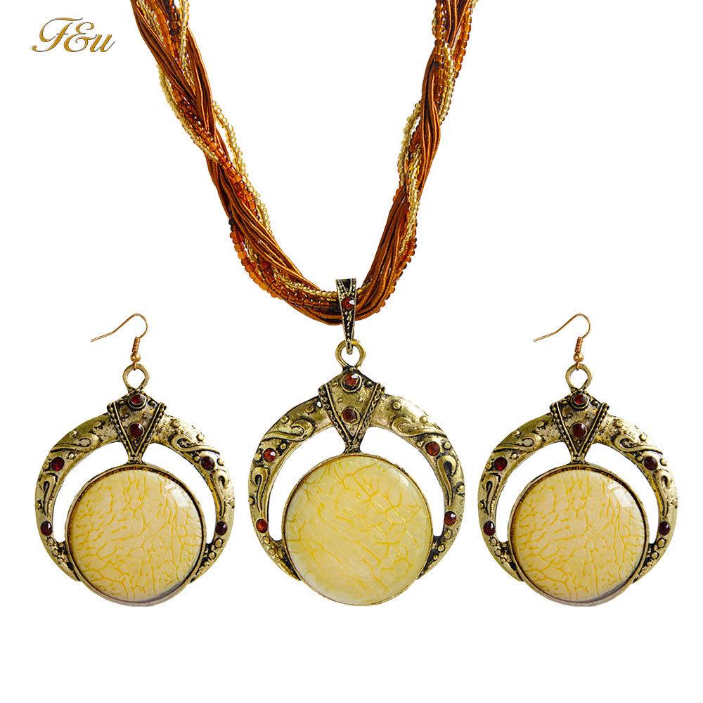 Stylish hand-woven rice bead necklace, exaggerated retro round pendant earrings necklace set