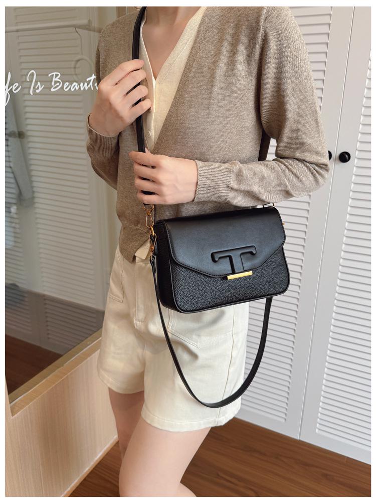 2025 Trendy Large Capacity Women's Saddle Crossbody Bag
