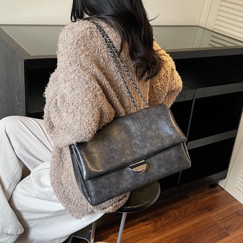 Vintage underarm bag, commuter tote bag, women's 2025 autumn and winter new versatile chain messenger bag, fashionable shoulder bag