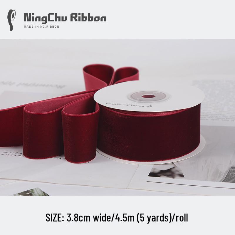 

Бордовая бархатная флокированная лента для изготовления бантов своими руками и упаковки подарков