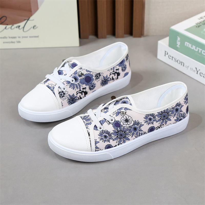 Summer New Canvas Shoes for Women Breathable Fashionable and Casual Student Sports Board Shoes