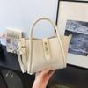 Fashion Brand Handbag New Large Capacity Shoulder Bag High-end Women's Bag Fashion Niche Leisure Handbag Ladies Crossbody Bag