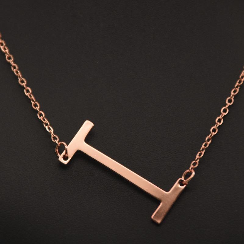 Kvinne 26 engelske bokstaver Ornament Ripple Chain Personlig brevkjede