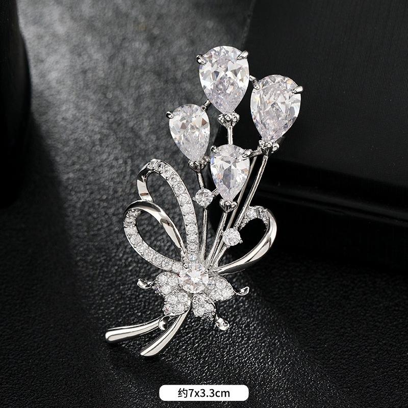 High-end crystal temperament brooch female swan snowflake luxury atmospheric brooch sweater pin suit trendy accessories