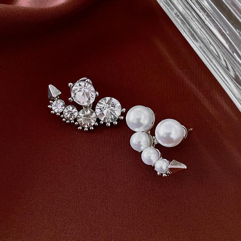 Echtgold-galvanisierte Silbernadel Zirkon Liebesohrringe Leichter Luxus High-End Ohrstecker Nischenohrringe Damen