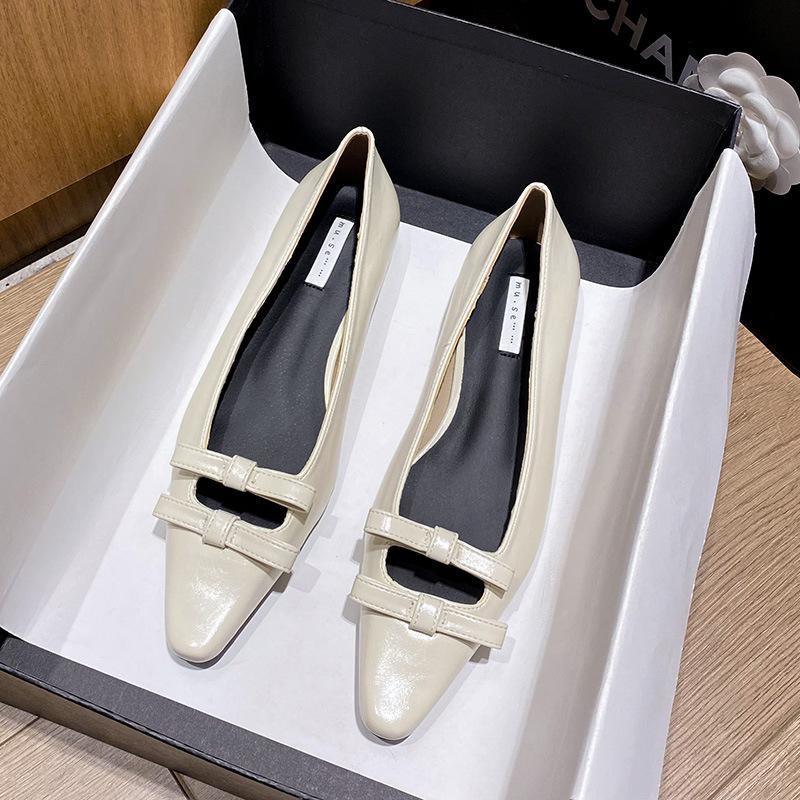 Soft-soled pointed single shoes women's 2025 spring new bow shoes niche design flat bottom shallow mouth one pedal scoop