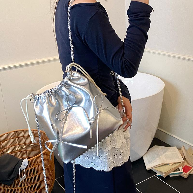 Popular Small Bag Women's 2025 New Summer Casual Fashion Shoulder Messenger Bag Simple Double Shoulder Bucket Bag