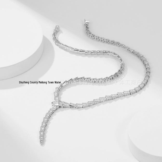 V Vergoldete Micro-Set Diamant Schlangenknochen Halskette - Leichter Luxus Society Stil, Hochwertige Schlangenkette
