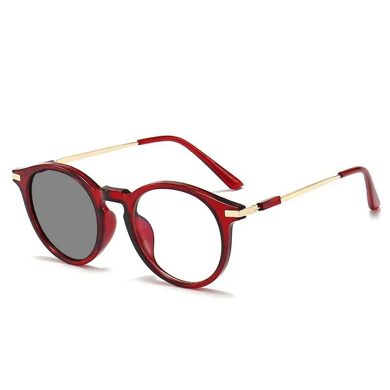 Men's Fashion Pochromic Reading Glasses Retro Anti-blue Far-sighted Eyewear Women Round Color Changing Presbyopia Glasses