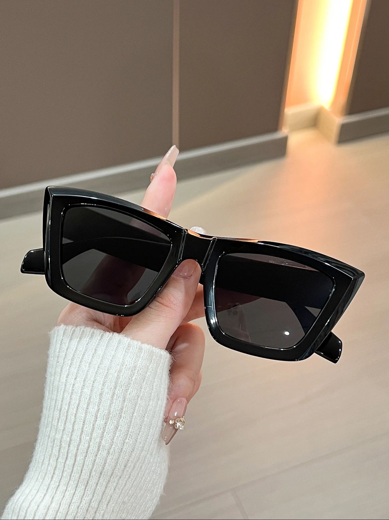 

1PCS Unisex Classic Large Frame Black Sunglasses for Picnics Sun Protection Versatile Live Broadcast Outfit Display Shad чёрный