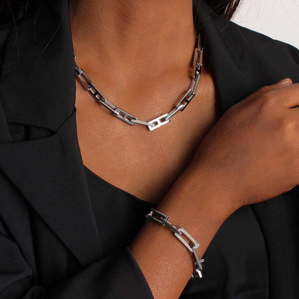 Conjunto de Pulseira e Colar de Corrente Feitos à Mão Banhado a Ouro 18K: Design Quadrado Espesso, Aço Inoxidável Polido.