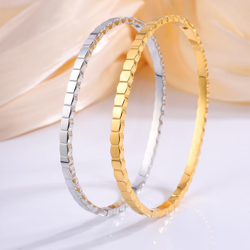 Titanium Steel Bracelet, Irregular Honeycomb Stainless Steel Bracelet, Fashionable and Minimalist All-purpose Wristband for Girls