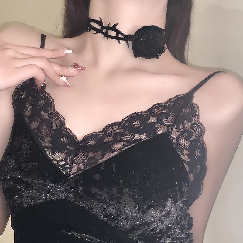 Black Rose Lace-Up Choker Necklace and Clavicle Chain - Elegant Spring/Summer Accessory.