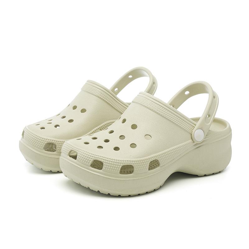 Naiste platvormiga Coros kingad, moekad uued suvised vabaõhusandaalid, pealepandavad