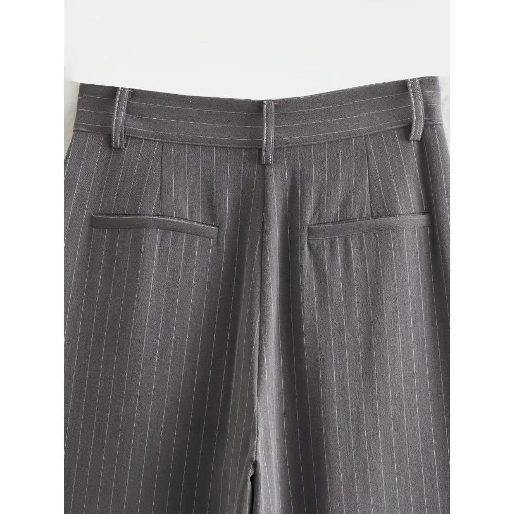 Женский комплект из полосатого пиджака и топа — фото 21