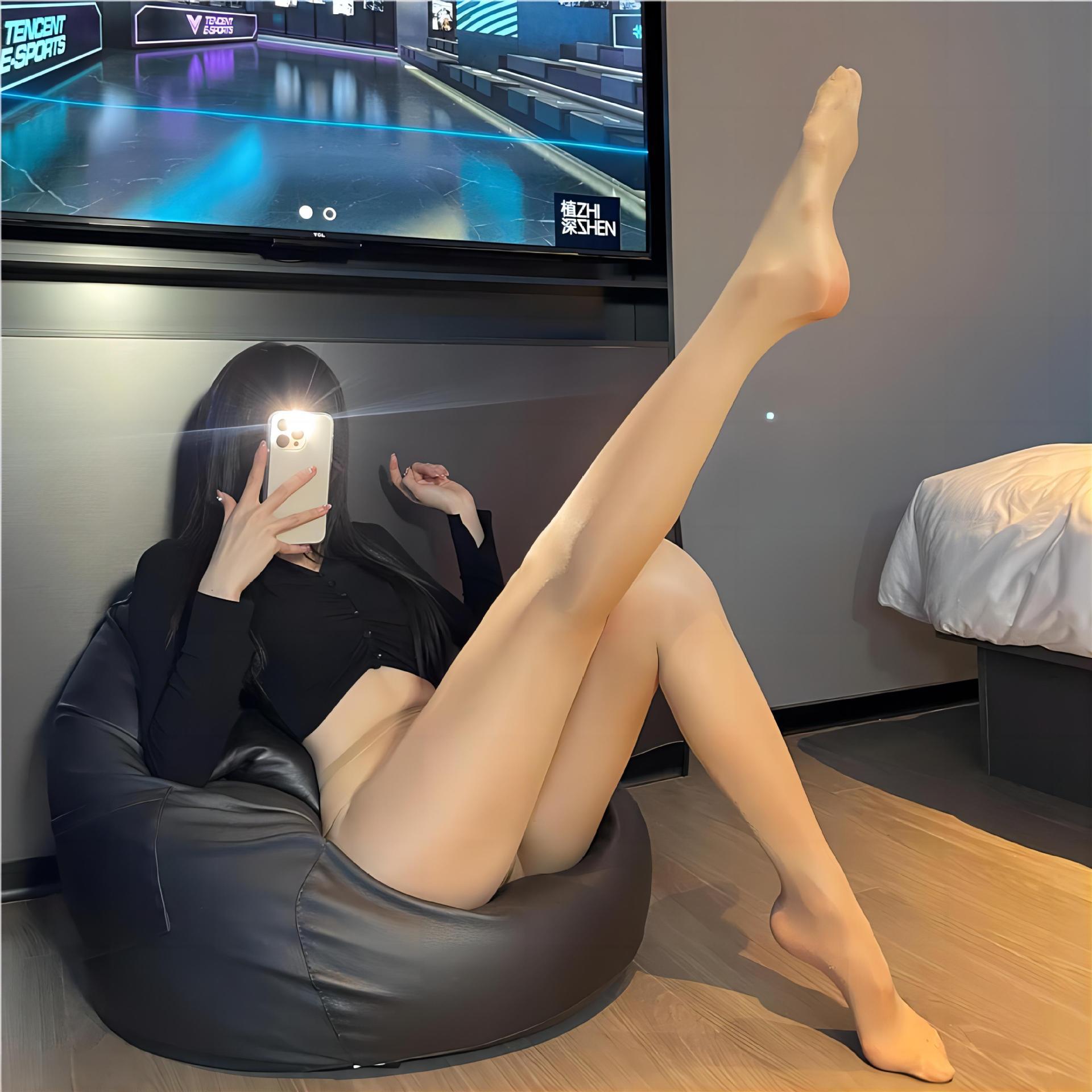 

Сексуальные, блестящие чулки, черные шелковые чулки с глянцевым блеском, эротическая униформа с открытой промежностью, чувственное искушение, которое легко разорвать. one size fits all