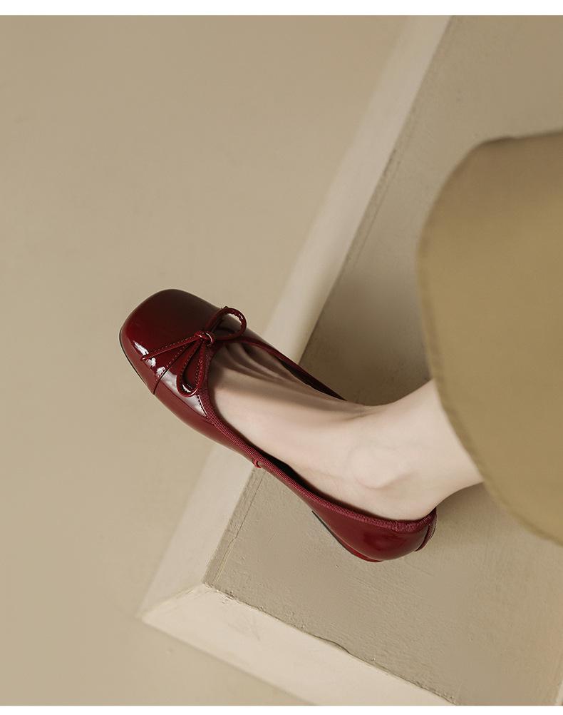 

2025 осень новая обувь на толстом каблуке в стиле феи с неглубоким вырезом, одинарная обувь на один шаг, французская модная универсальная повседневная женская обувь 35