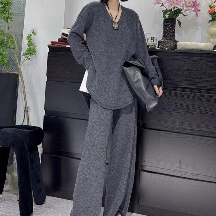 Schickes V-Ausschnitt Pullover & Weite Hosen Zweiteiler Set für Damen - 2025 Herbst/Winter Mode Strickware