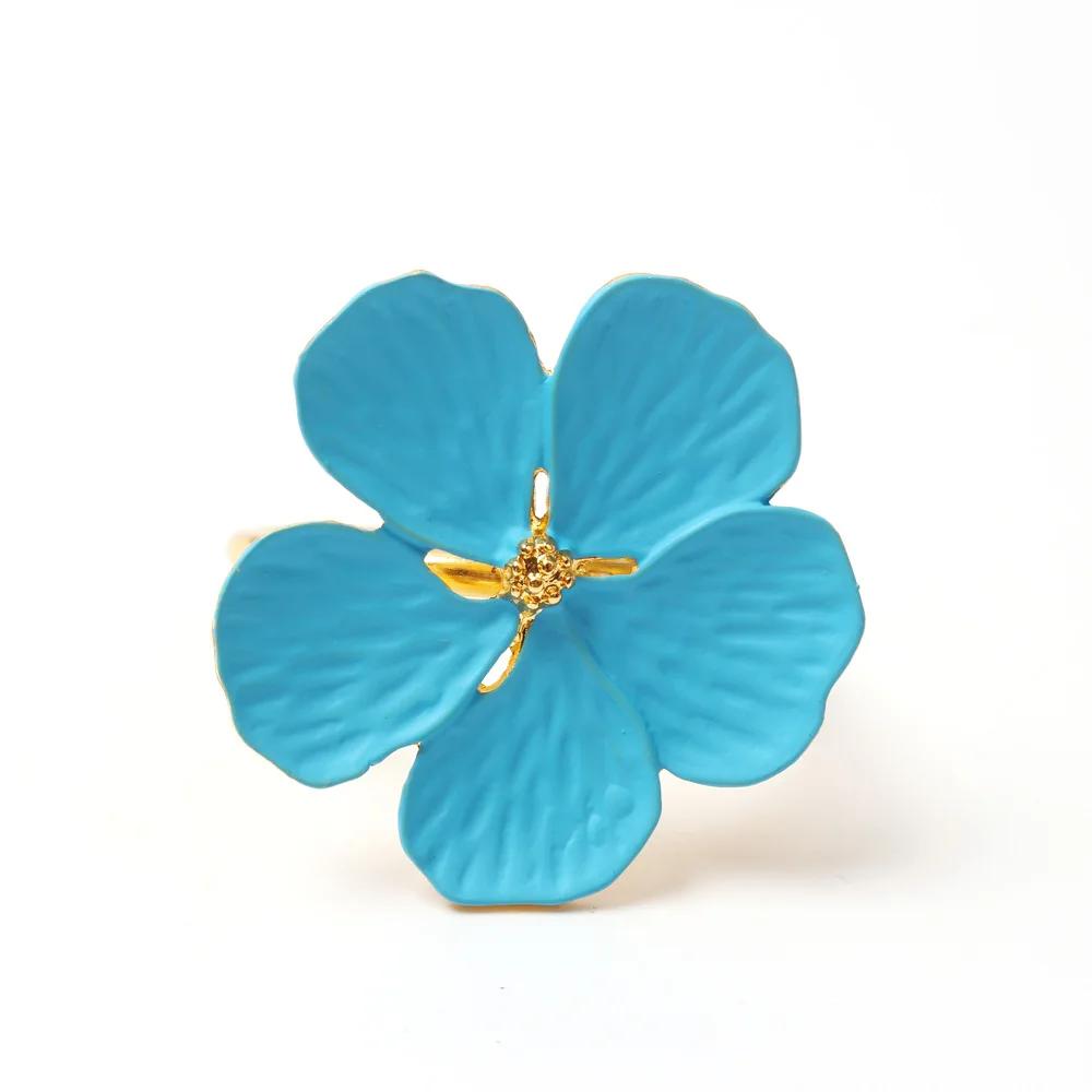 

4PCS Napkin Rings Flower Types Decoration Napkin Holder Plum Blossom Napkin Buckle for Hotel Parties Feast Dining Table