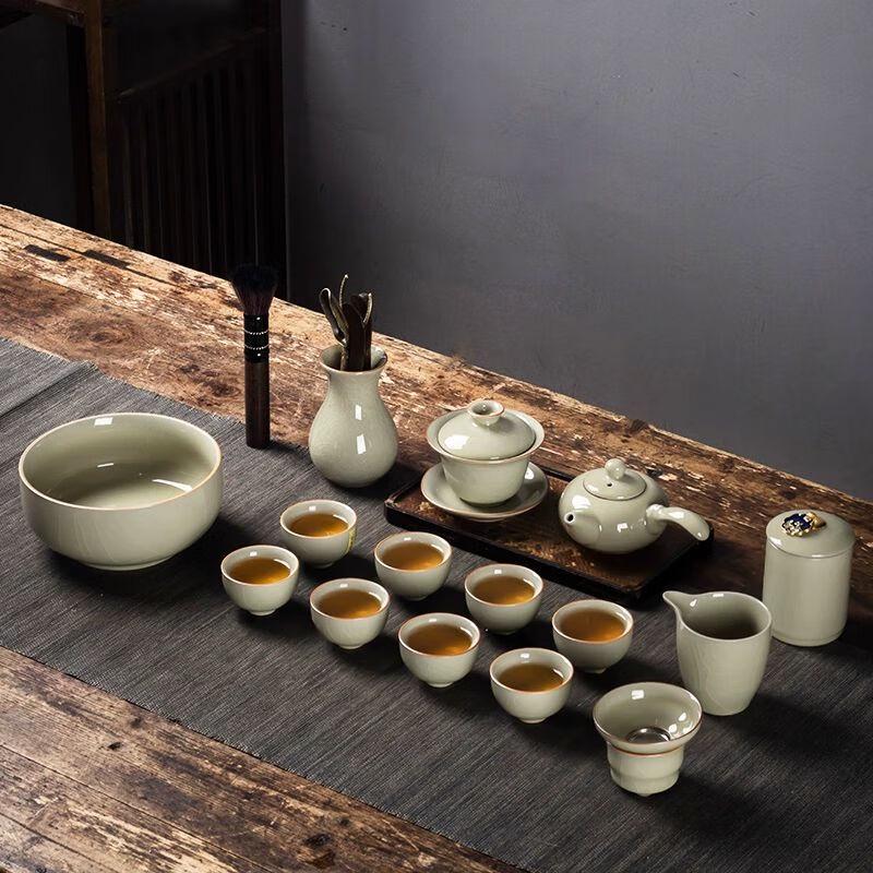 

Jiakangming Jingdezhen Celadon Ice-Crackle Glaze Kung Fu Tea Set