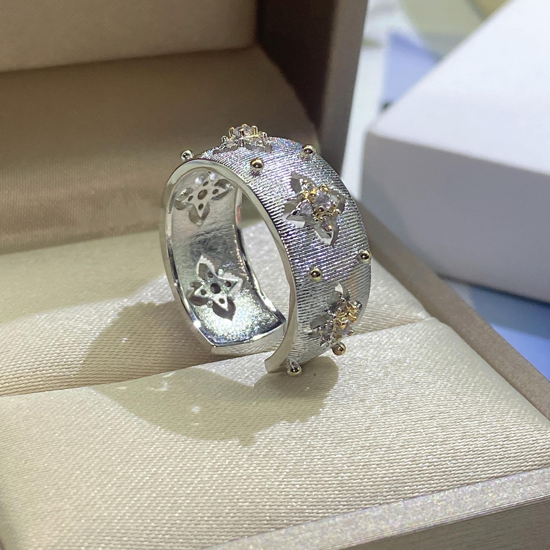 

Итальянское кольцо ручной работы из двухцветного золота Buratti и серьги с покрытием из настоящего золота