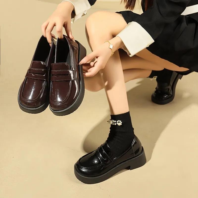 2024 Hot Sale Ladies Shoes Loafers Women's High Heels Fashion Round Toe Casual Pumps Women Brand Square Heel Shoes for Women