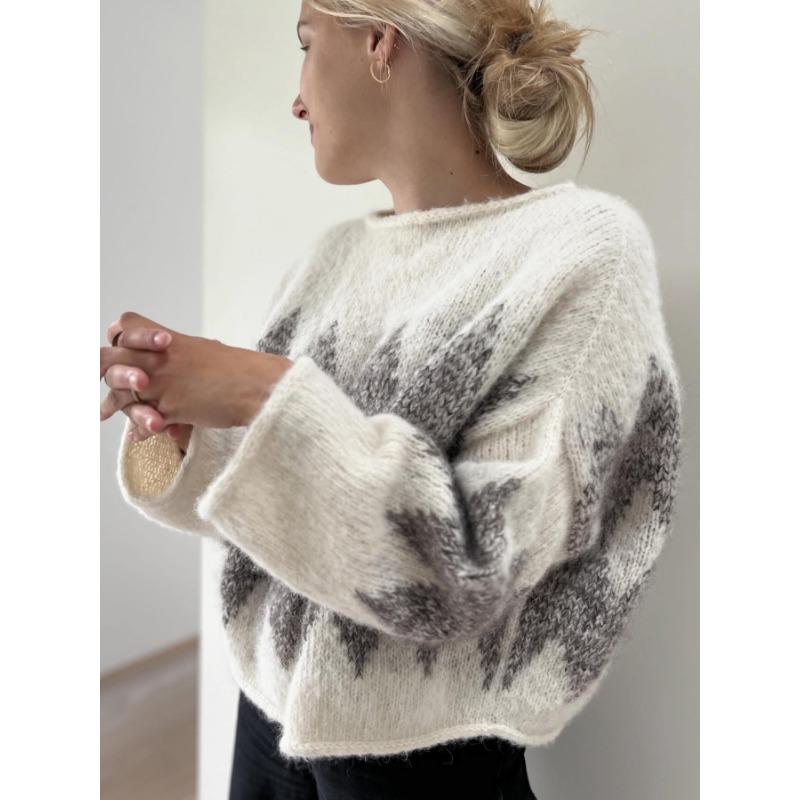 Autumn and Winter Women's Casual One-line Collar Pullover Sweater Contrasting Diamond Pattern Sweater Top