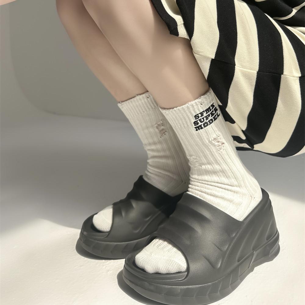 Lochsocken Englische Buchstabenstickerei Bettlersocken Streetstyle Kreativ Einfarbig Internet-Berühmtheit Mittellange Stapelsocken