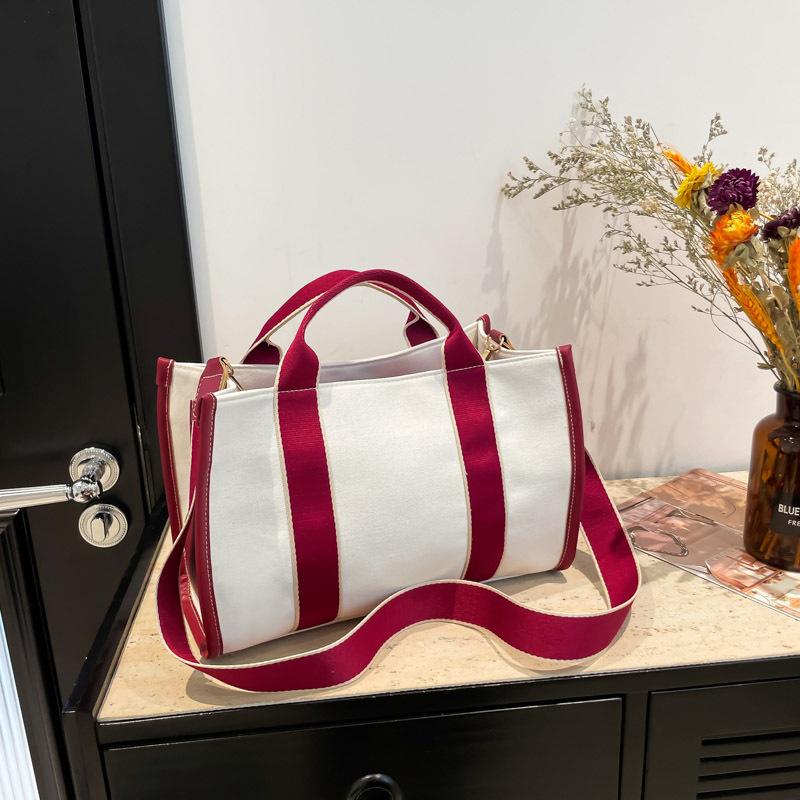 Niche design large-capacity handbag women's winter new fashion commuter shoulder messenger tote bag