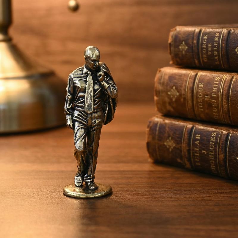 Messing Mandlig Model I Jakkesæt Lille Statue Retro Flot Mand Karakterer Figurer Skrivebords Pynt Dekorationer Håndværk Boligindretning