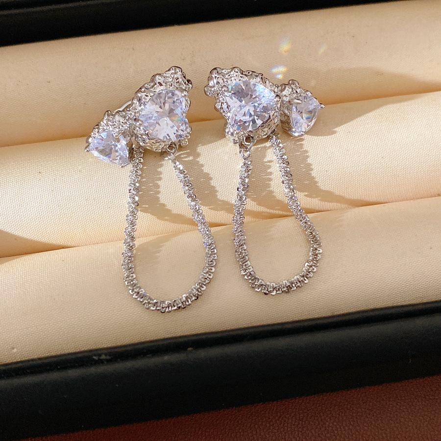 Irregular Heart Zircon Tassel No-Piercing Ear Clip - Luxurious Niche Earrings, Versatile Ear Accessories