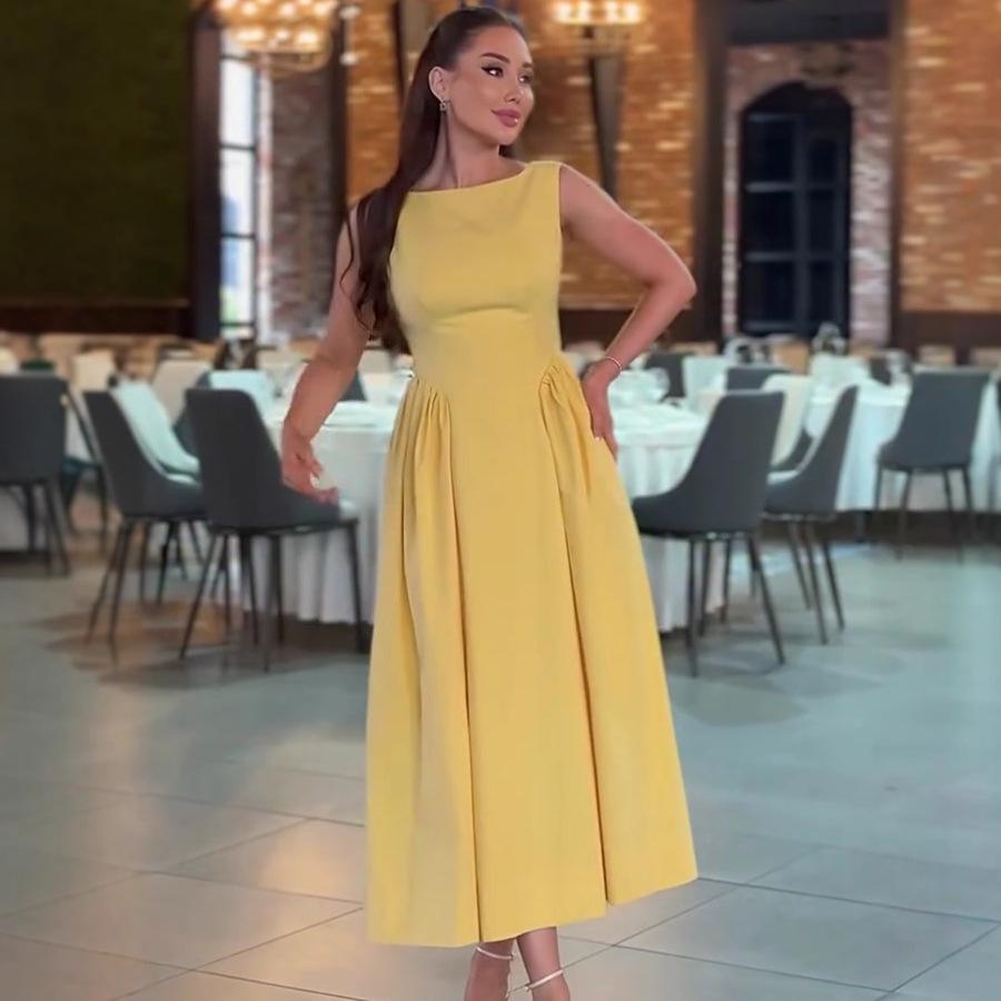 Rochie Maxi 2025 Fără Mâneci Croială Slim Plisată Culoare Solidă Gât Rotund