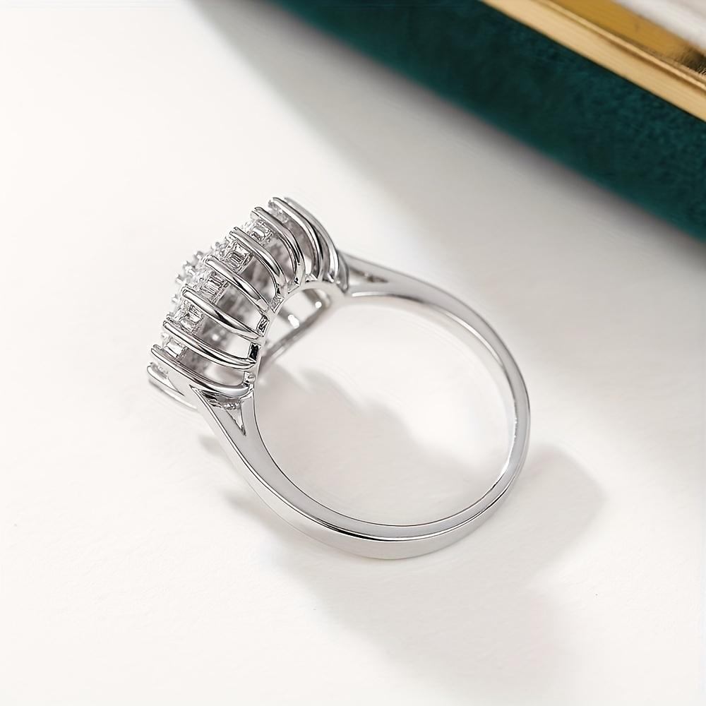 A Lady's Engagement Ring, Luxurious And Exquisite Flower Ring Set With Synthetic Zirconia, A Romantic Wedding Jewelry For Brides For Engagement Or Wed