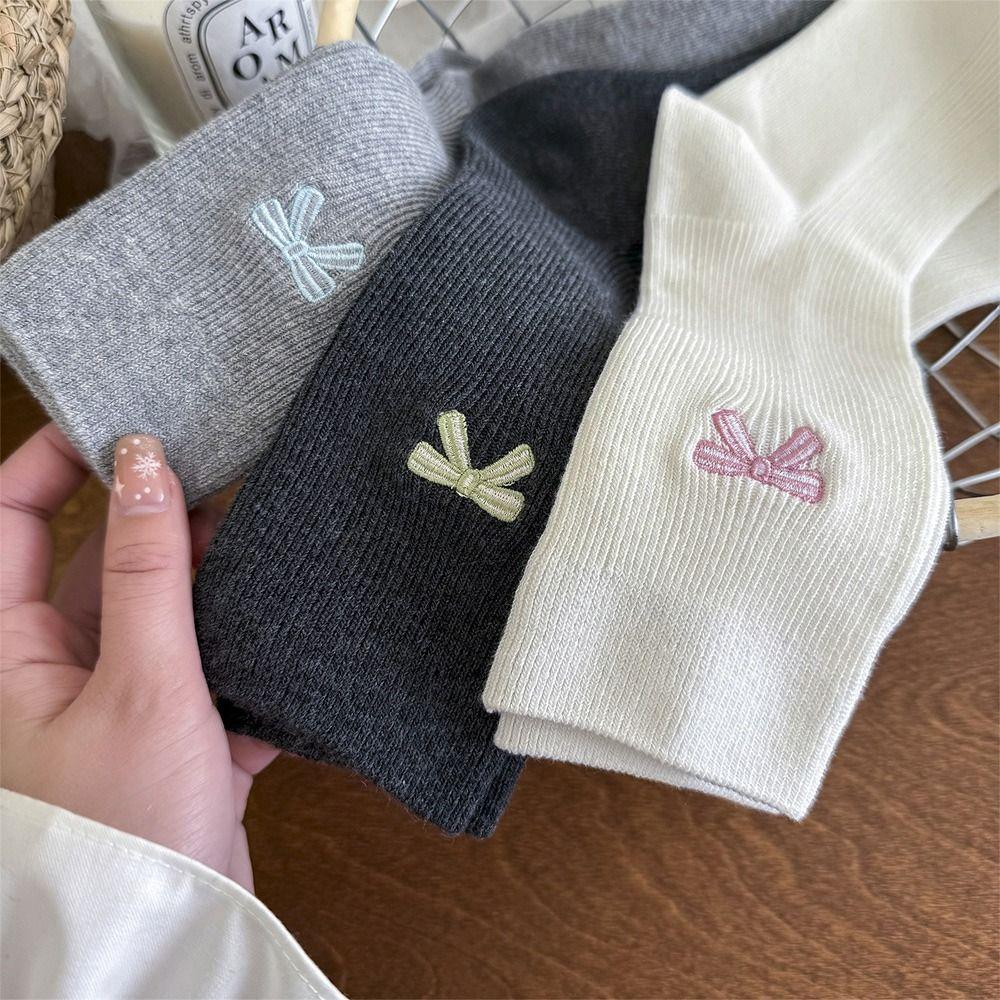 Seamless Women's Mid-Calf Socks Spring Autumn Slouchy Socks Embroidered Bow Socks for Women Girls