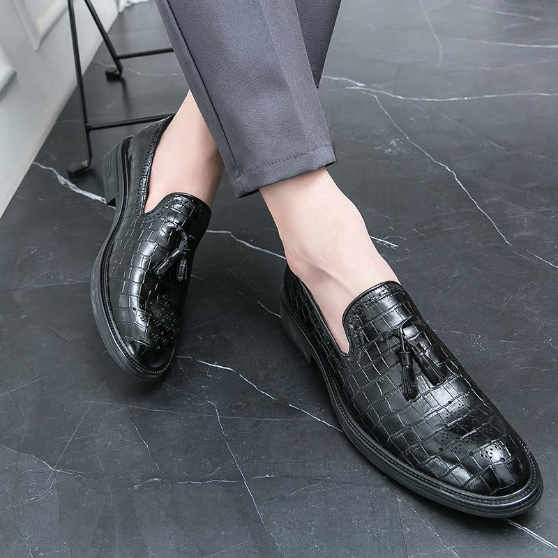 Men's Shoes New Nightclub Trendy Shoes Hairstylist Fringed Pointed Casual Shoes Fashion Brock Business Leather Shoes