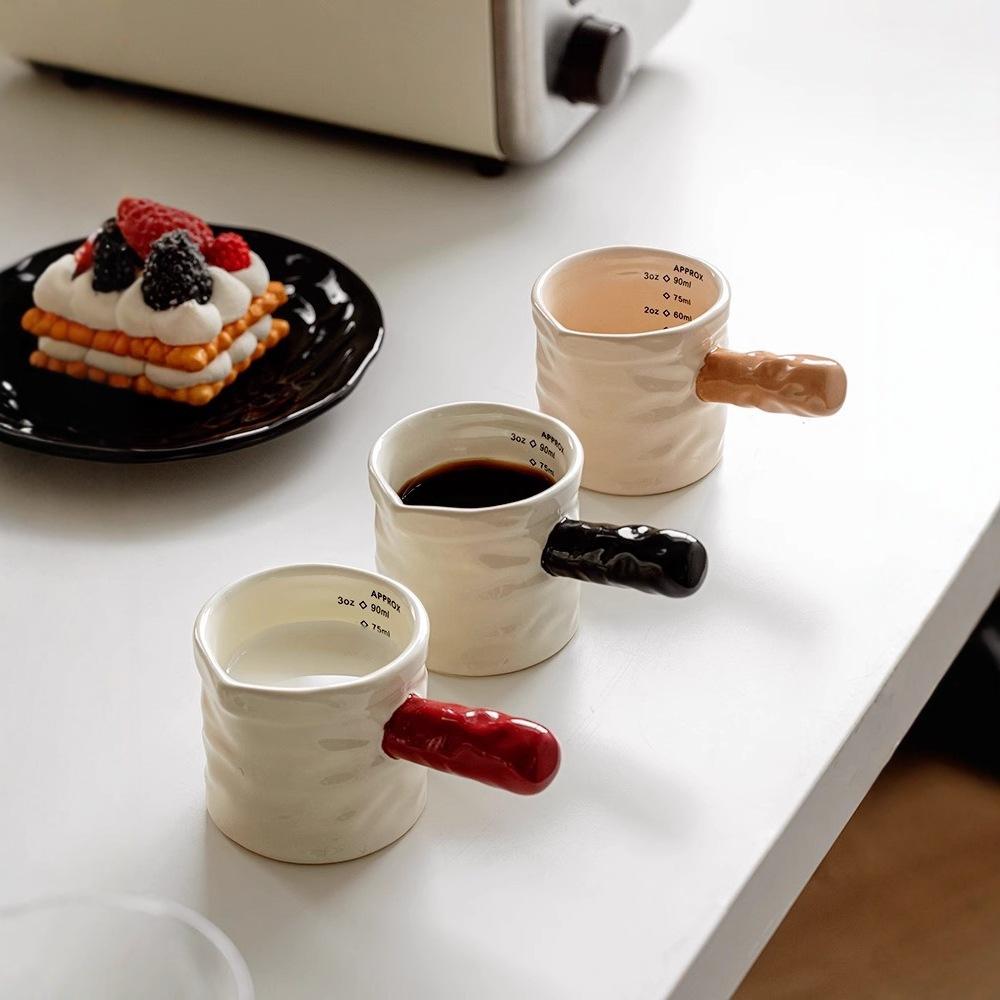ins high-value coffee small milk cup with graduated milk can espresso coffee extraction cup ceramic measuring cup with handle milk pot nero