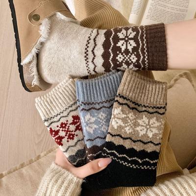 Damen Herbst und Winter Samt Verdickt Warm Trend Persönlichkeit Farbkontrast Wolle Schlauch Pile Socken