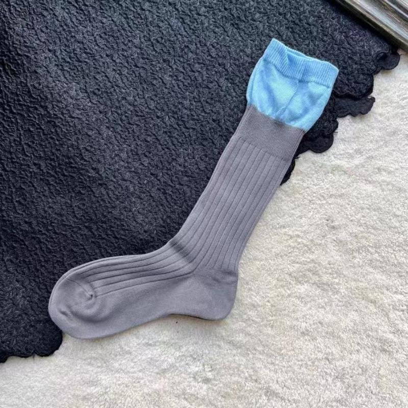 Female Spring and Autumn Fashion New Two Color Splicing Small High Tube Stack Socks