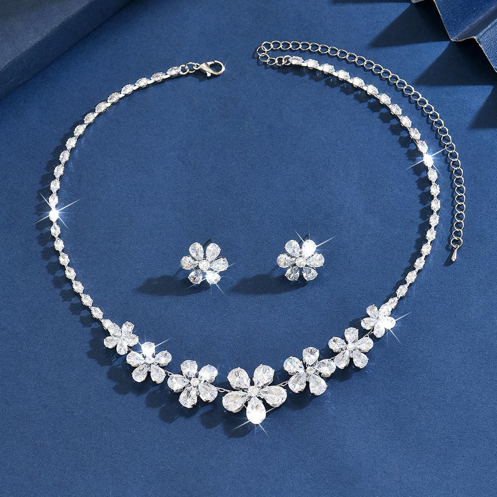 Zircon Flower Stud Earrings Necklace Two-Piece Set Light Luxury Temperament Collarbone Chain Jewelry Women'S Light Luxury Style