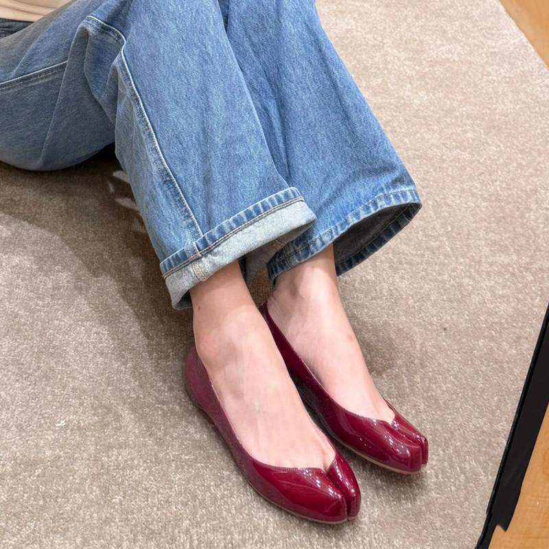 Ins style Patent Leather Shallow Tabi Women Flats Shoes Spring Summer Vintage Split Toe Wedges Casual Loafers Shoes