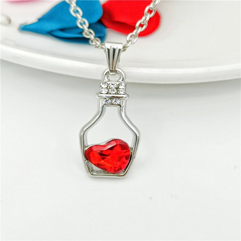 Niche Luxury Crystal Necklace: High-End Diamond Drift Bottle Pendant for Women