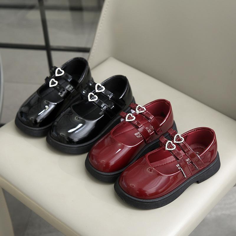 Spring and Autumn New Fashion Love Comfortable Soft Sole Leather Shoes