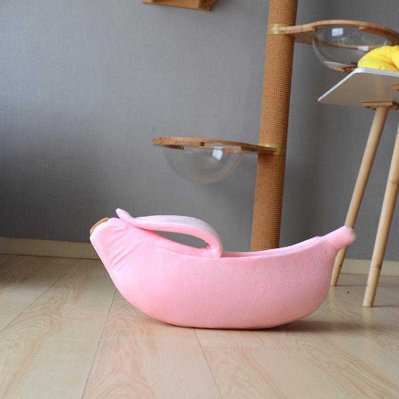 Roztomilý zateplený domeček ve tvaru banánové slupky pro domácího mazlíčka pro zimní spaní psa a kočku